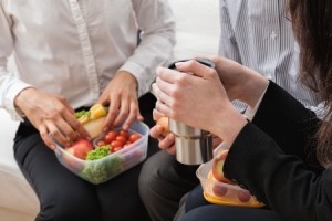 Employees eating healthy 